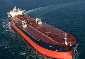 huge_oil_tank_7684523